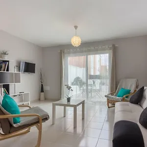 Beautiful 2-bed Townhouse Near Beach/el Medano! Apartment